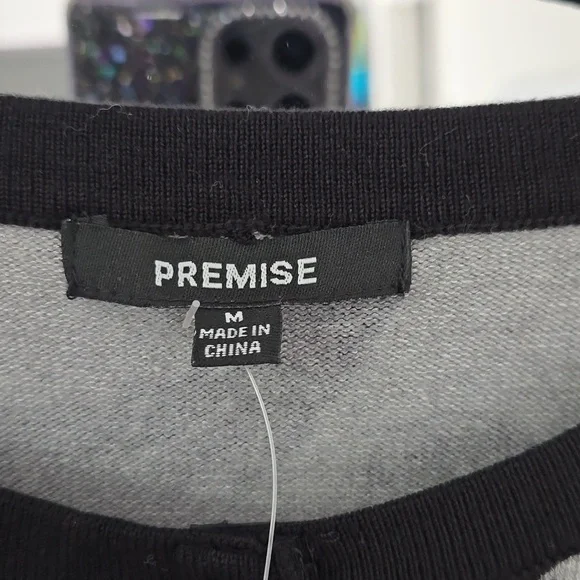 Premise Black and Gray Paisley Women's Sweater Sz Med Nwt - Picture 4 of 5